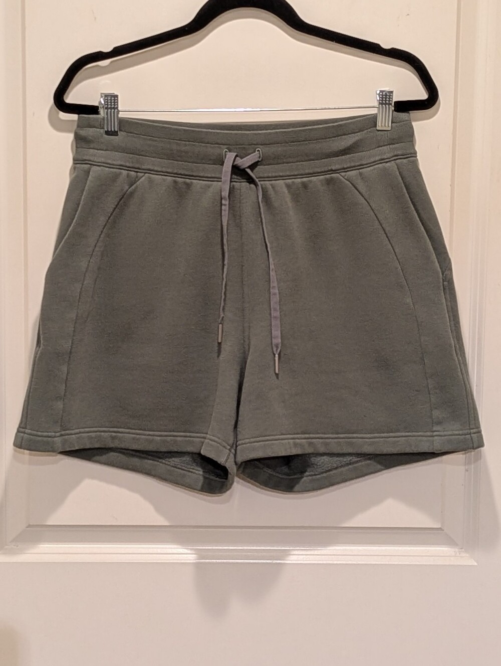 GUC Lululemon 10 Olive Green Scuba High-Rise Sweat Shorts